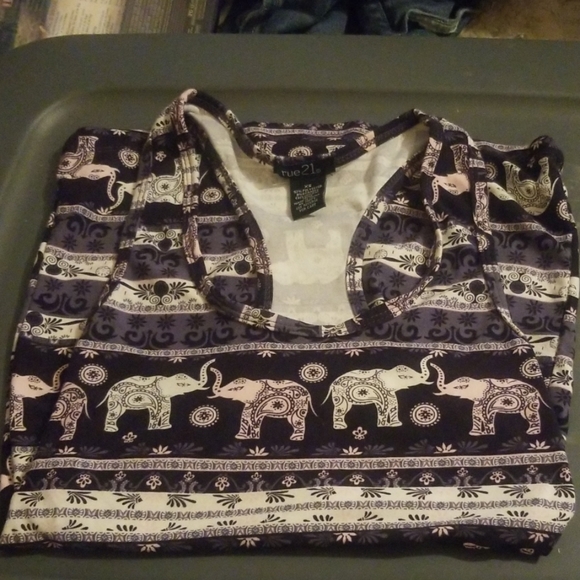 Clothes - Picture 1 of 1